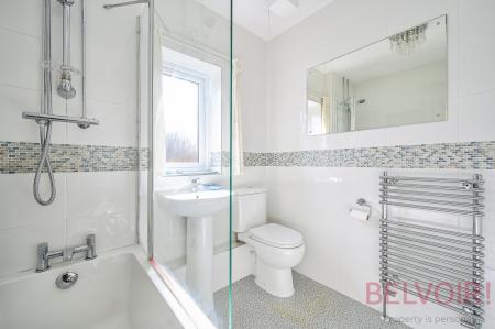2 bedroom Town house for sale in Dartmouth Mews, Morley, LS27
