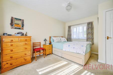 2 bedroom Town house for sale in Dartmouth Mews, Morley, LS27