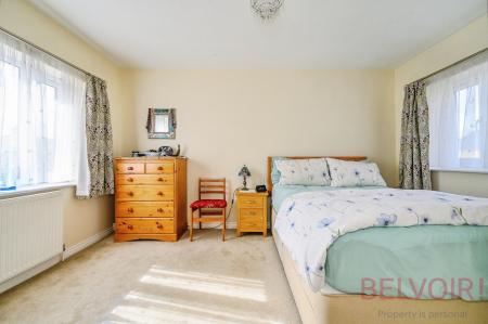 2 bedroom Town house for sale in Dartmouth Mews, Morley, LS27