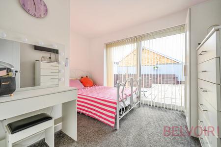 4 bedroom Semi-detached bungalow for sale in Thornleigh Avenue, Wakefield, WF2