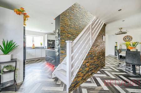 4 bedroom Semi-detached bungalow for sale in Thornleigh Avenue, Wakefield, WF2