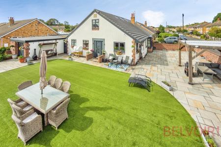 4 bedroom Semi-detached bungalow for sale in Thornleigh Avenue, Wakefield, WF2