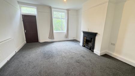2 bedroom Terraced House to let in Troy Road, Morley, LS27