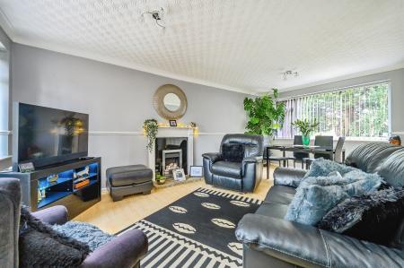 3 bedroom Terraced House for sale in Primrose Walk, Morley, LS27