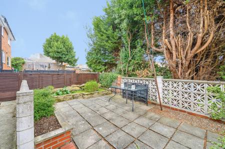 3 bedroom Terraced House for sale in Primrose Walk, Morley, LS27