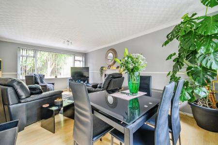 3 bedroom Terraced House for sale in Primrose Walk, Morley, LS27
