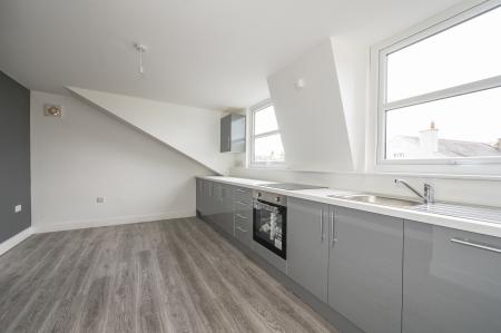 1 bedroom Flat to let in High Street, Morley, LS27