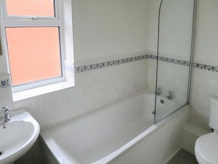 3 bedroom Detached house to let in Springfield Road, Morley, LS27