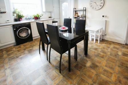 2 bedroom Terraced House to let in Syke Road, Tingley, WF3