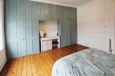 2 bedroom Terraced House to let in Syke Road, Tingley, WF3