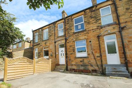 2 bedroom Terraced House to let in Syke Road, Tingley, WF3