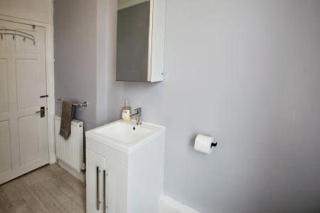 2 bedroom Terraced House to let in Syke Road, Tingley, WF3