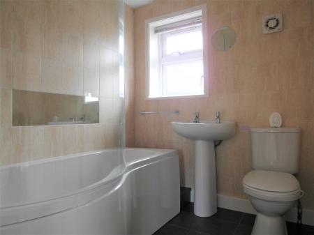 2 bedroom Semi-detached house to let in Winrose Avenue, Middleton, LS10