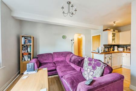 2 bedroom Flat for sale in Commercial Street, Morley, LS27
