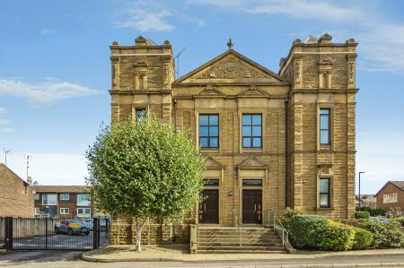 Commercial Street, Morley, LS27