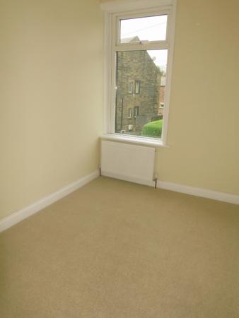 2 bedroom Terraced House to let in Fountain Street, Morley, LS27