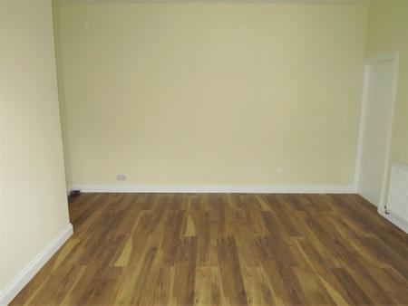 2 bedroom Terraced House to let in Fountain Street, Morley, LS27