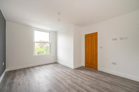 1 bedroom Flat to let in High Street, Morley, LS27