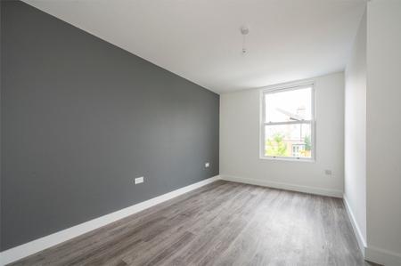1 bedroom Flat to let in High Street, Morley, LS27