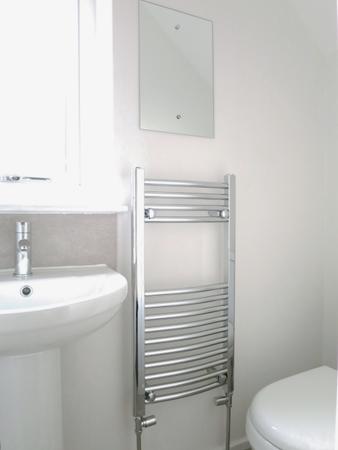 4 bedroom Detached house to let in Bruntcliffe Drive, Morley, LS27