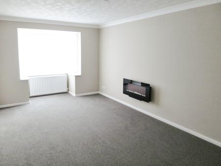 4 bedroom Detached house to let in Bruntcliffe Drive, Morley, LS27