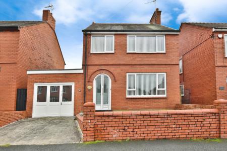 3 bedroom Detached house for sale in 23 Bryn Glas, Rhosllanerchrugog, LL14