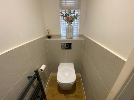 4 bedroom Detached house for sale in Bron Y Gamlas, Pontcysyllte