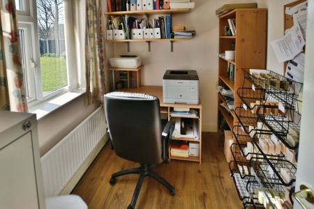 4 bedroom Detached house for sale in Bron Y Gamlas, Pontcysyllte