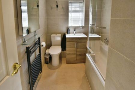 4 bedroom Detached house for sale in Bron Y Gamlas, Pontcysyllte