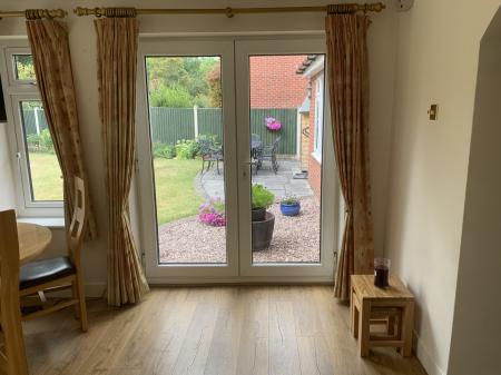 4 bedroom Detached house for sale in Bron Y Gamlas, Pontcysyllte