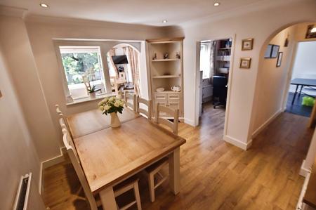 4 bedroom Detached house for sale in Bron Y Gamlas, Pontcysyllte