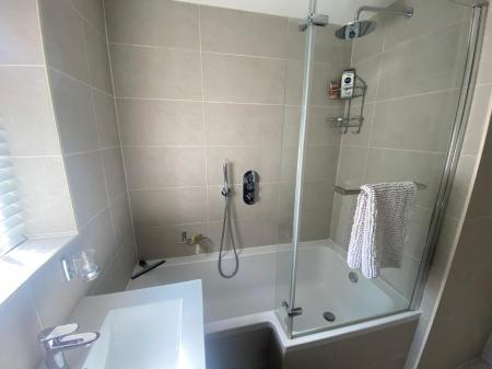 4 bedroom Detached house for sale in Bron Y Gamlas, Pontcysyllte