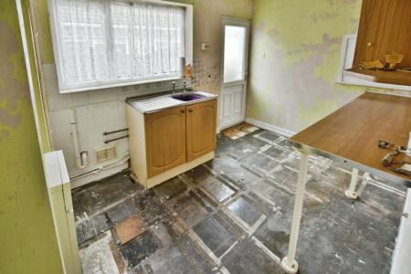 2 bedroom Detached bungalow for sale in 9 Bryn Siriol, Coedpoeth, LL11