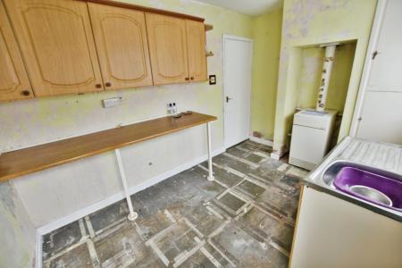 2 bedroom Detached bungalow for sale in 9 Bryn Siriol, Coedpoeth, LL11