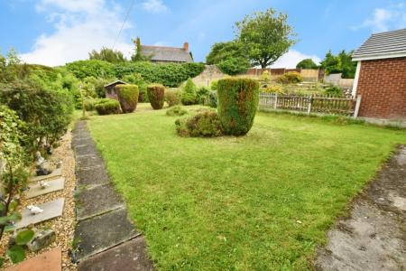 2 bedroom Detached bungalow for sale in 9 Bryn Siriol, Coedpoeth, LL11