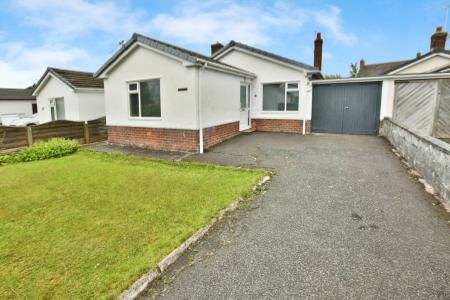 9 Bryn Siriol, Coedpoeth, LL11