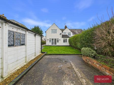 3 bedroom Semi-detached house for sale in Ffordd Estyn, Wrexham, LL11