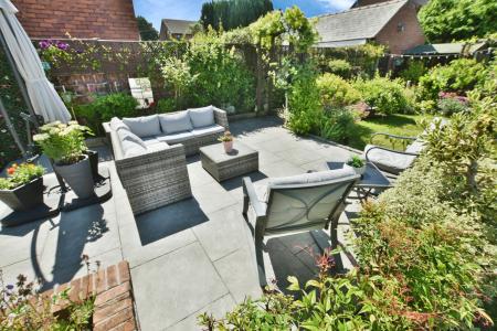 4 bedroom Detached house for sale in High Street, Coedpoeth, LL11