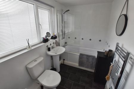 2 bedroom Semi-detached house for sale in Station Road, Pentre Broughton, LL11
