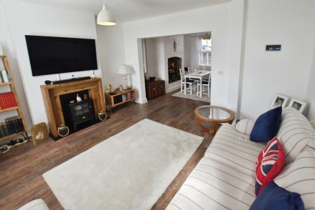 2 bedroom Semi-detached house for sale in Station Road, Pentre Broughton, LL11