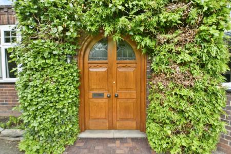 4 bedroom Detached house for sale in Station Road, Trevor, Llangollen, LL20