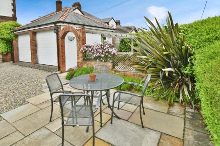 4 bedroom Detached house for sale in Station Road, Trevor, Llangollen, LL20