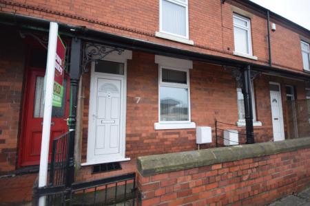 Mold Road, Wrexham, LL11