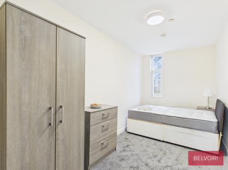 1 bedroom House share to let in Rhosddu Road, Wrexham, LL11