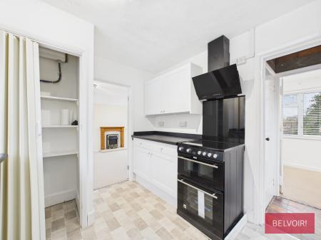 3 bedroom End of terrace house for sale in Greenfields, Burton, LL12