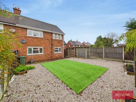 3 bedroom End of terrace house for sale in Greenfields, Burton, LL12