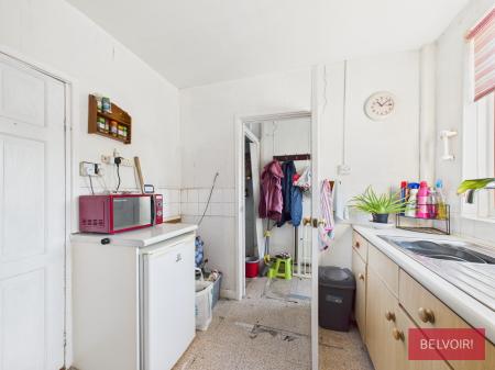 3 bedroom Terraced House for sale in Glen Avon, Wrexham, LL12