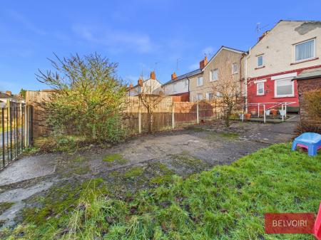 3 bedroom Terraced House for sale in Glen Avon, Wrexham, LL12