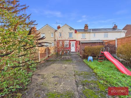 3 bedroom Terraced House for sale in Glen Avon, Wrexham, LL12