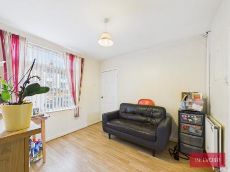 3 bedroom Terraced House for sale in Glen Avon, Wrexham, LL12